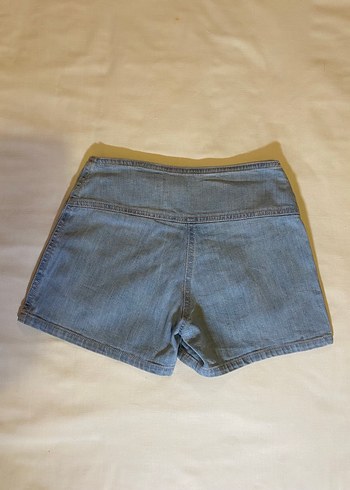 Kız Çocuk - Boncuk Nakışlı Pembe Kemerli Mini Kot Şort - Görsel 2