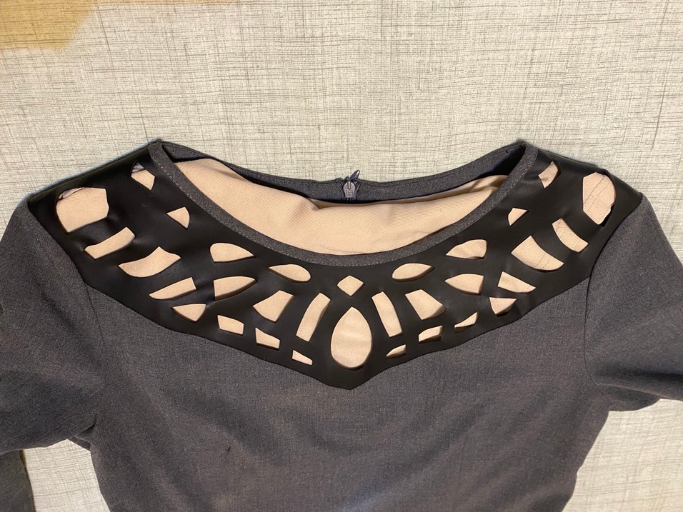 Lazer Oymalı Suni Deri Yakalı Gri Elbise - Görsel 4