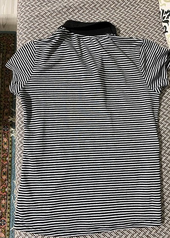 Düğmeli Siyah Beyaz Çizgili  Tişört - Görsel 2