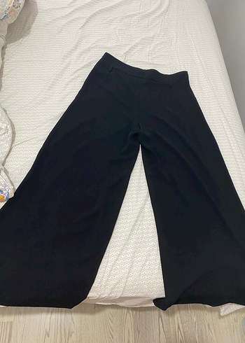 Kadın Siyah Pilili Bol Kesim Kumaş Pantolon - Görsel 4