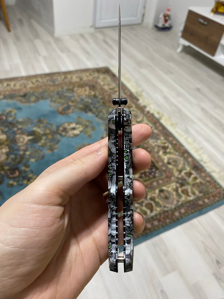 Kafatası Detaylı Koyu Gri Cep Bıçağı - Görsel 3