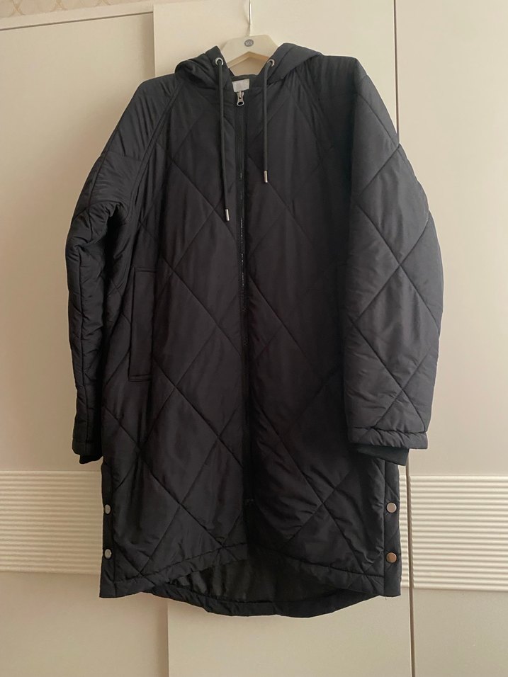 Siyah Kapüşonlu Midi Kadın Mont - Görsel 2