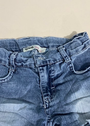 4 Yaş Beden Kız Çocuk Gri Renk Fırfırlı Bol Kesim Denim Şort