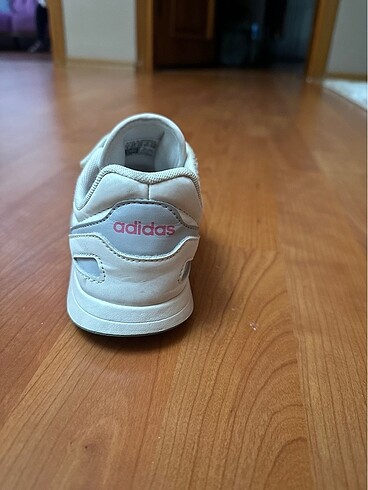 35 Beden Kız cocuk adidas ayakkabı