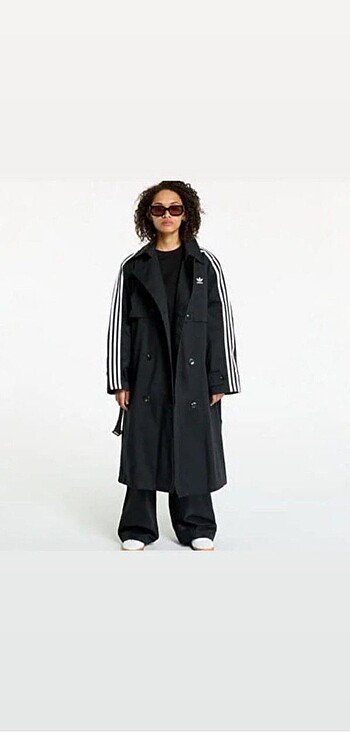 m Beden Adidas Trençkot ?