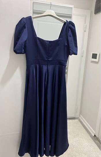 Drape Butik Kare yaka balon kollu midi elbise