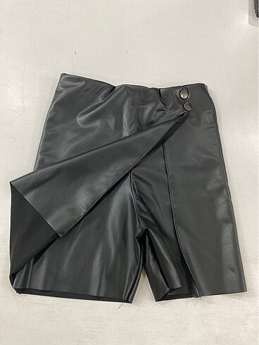 Zara Zara deri şortlu mini etek