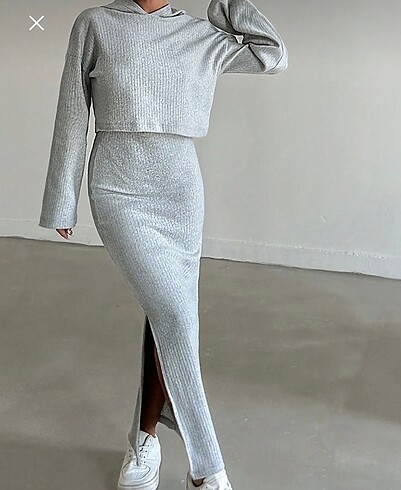 Uzun Kollu Kapşonlu Crop Triko Etekli Takım - Görsel 2