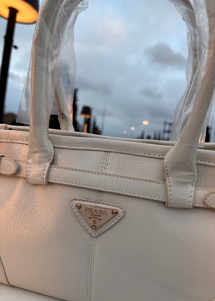 PRADA Deri Rugan Beyaz - Görsel 2