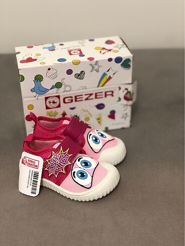 Kız bebek ayakkabısı