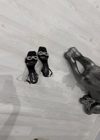 Kadın Siyah Parlak Yılan Desenli Topuklu Ayakkabı - Görsel 3