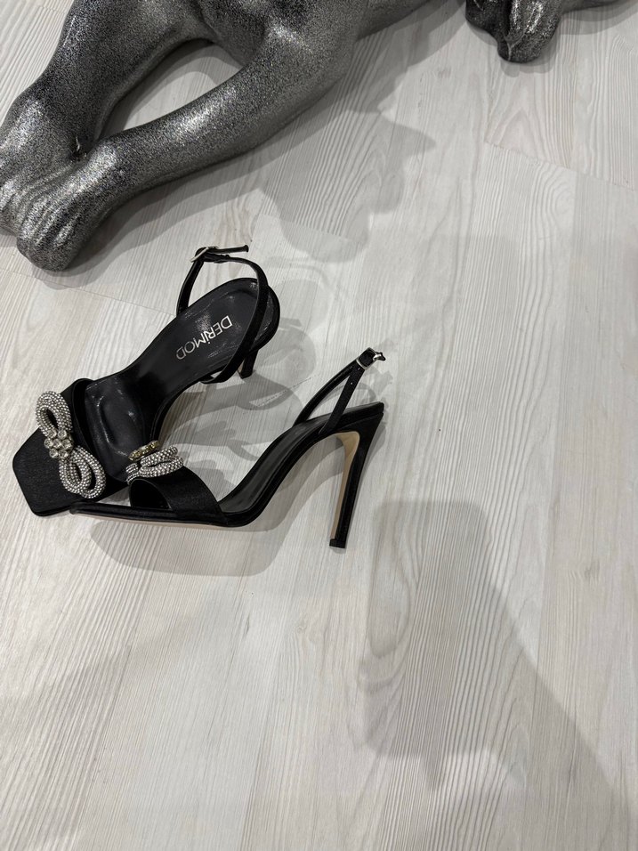 Kadın Siyah Parlak Yılan Desenli Topuklu Ayakkabı - Görsel 2