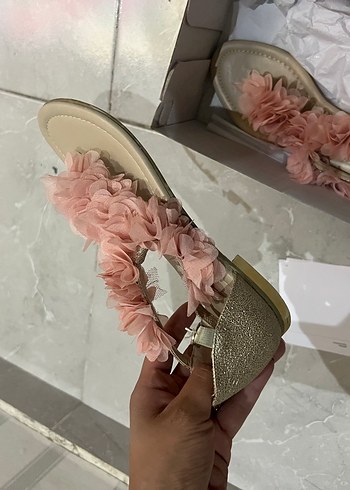 Diğer Kız Çocuk Pembe Çiçekli Fırfırlı Özel Ayakkabı