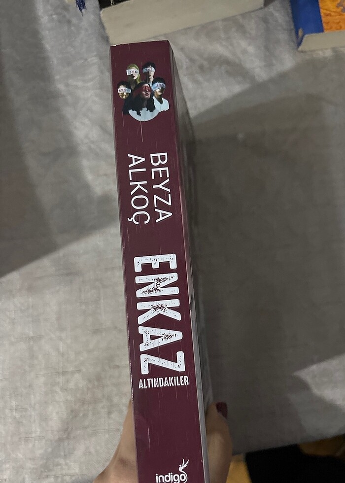 Enkaz altındakiler posterli ayraçlı - Görsel 2