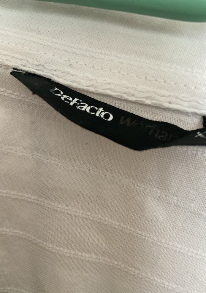 Düğmeli Beyaz Keten Kadın Gömlek - Görsel 2