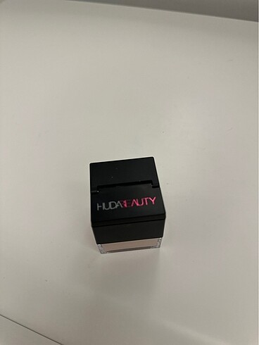Huda Beauty Huda beauty pudra