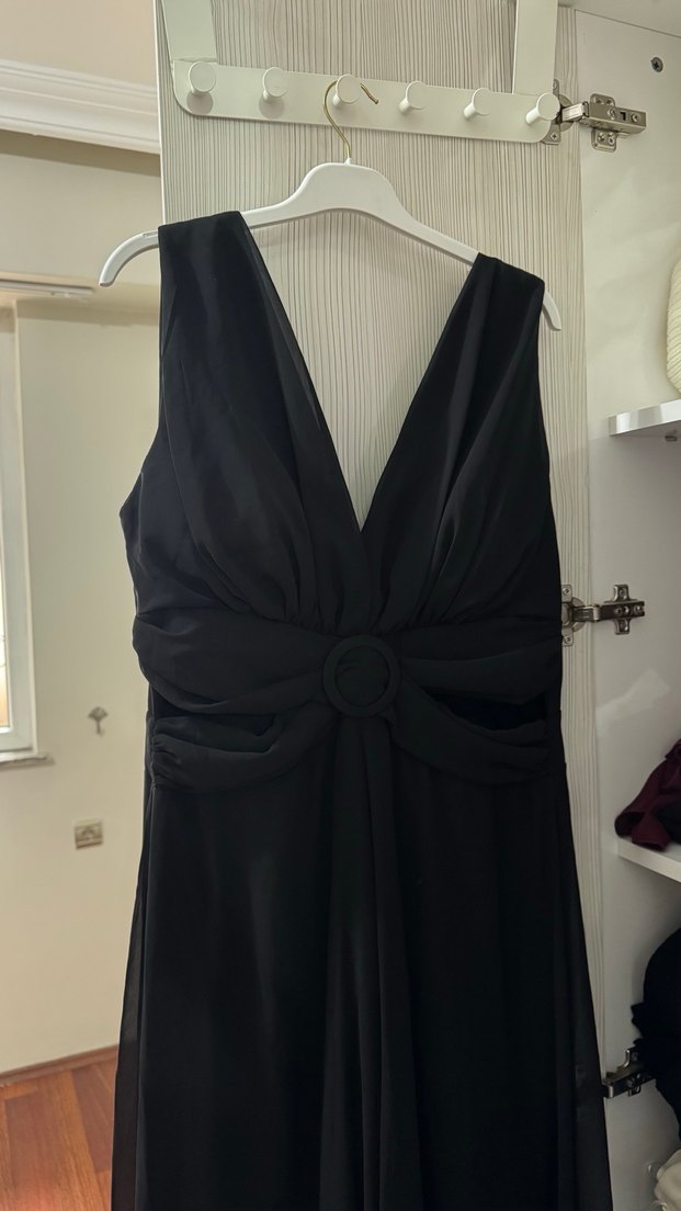 Siyah Drapeli V Yaka Uzun Kadın Tulum - Görsel 2