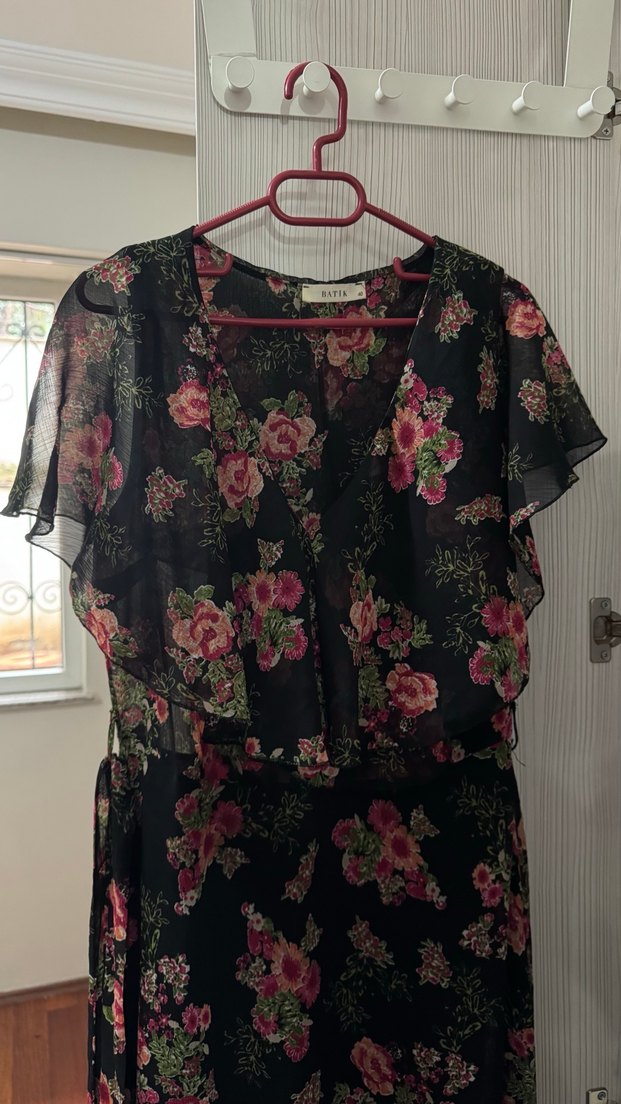 Siyah Çiçek Desenli Uzun Bohem Elbise - Görsel 2