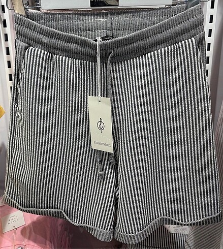 Stradivarius Stradivarius şort lacivert çizgili