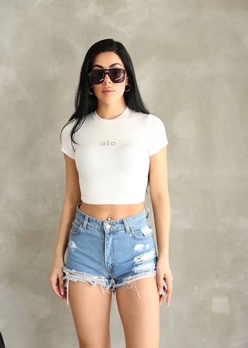 Alo yoga Crop Kadın Siyah Mini Tişört, Kısa Kollu, Crop - Görsel 4