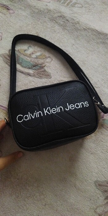 Calvin klein jeans kol çantası 