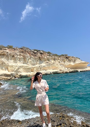 Beyaz Drapeli Mini Kadın Tulum