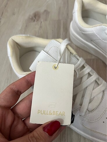 39 Beden PULL&BEAR beyaz spor ayakkabı