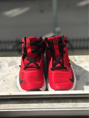 Nike Basketbolcu ayakabısı kırmızı 42,5 no