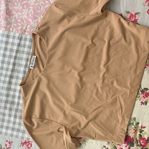 l Beden Zara kısa kollu crop