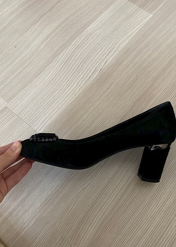 Kemal Tanca Siyah topuklu ayakkabı
