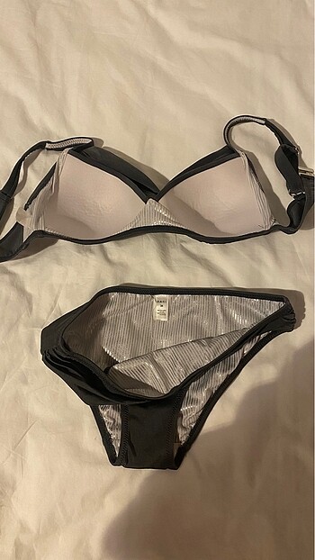 Diğer Dagi Bikini