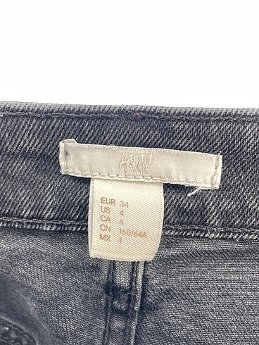 34 Beden siyah Renk H&M Jean / Kot Şort %70 İndirimli.