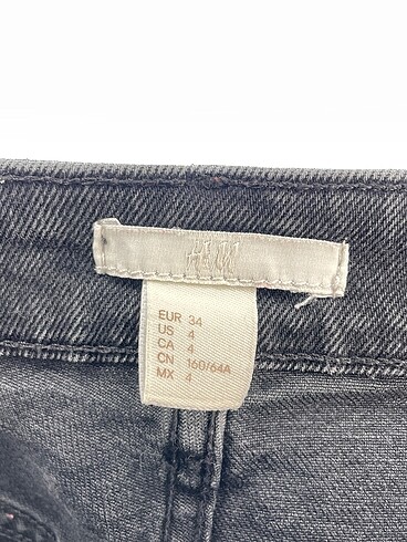 34 Beden siyah Renk H&M Jean / Kot Şort %70 İndirimli.