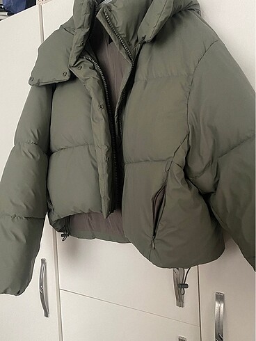 ZARA MONT