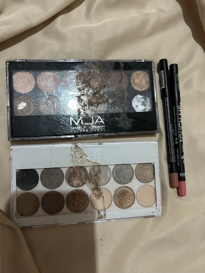 Çeşitli makyaj malzemeleri - Görsel 3