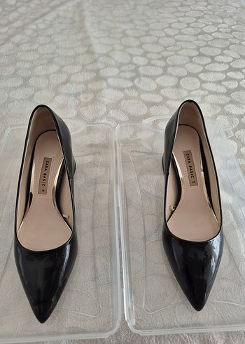 ZARA Klasik Siyah Stiletto Topuklu Kadın Ayakkabı