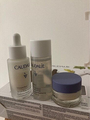 Caudalie leke serumu seti