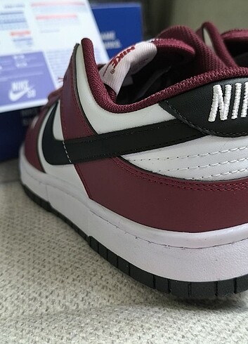 Nike NİKE DUNK LOW BORDO SİYAH BARKODLU ÜRÜN ORJİNAL NİKE POŞETLİ SE
