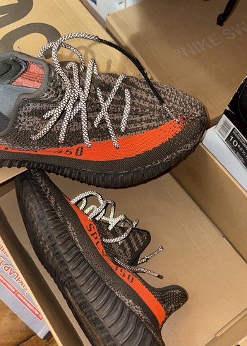 Nike Sehir Stiline Uygun Siyah Kirmizi Orgu Sneaker