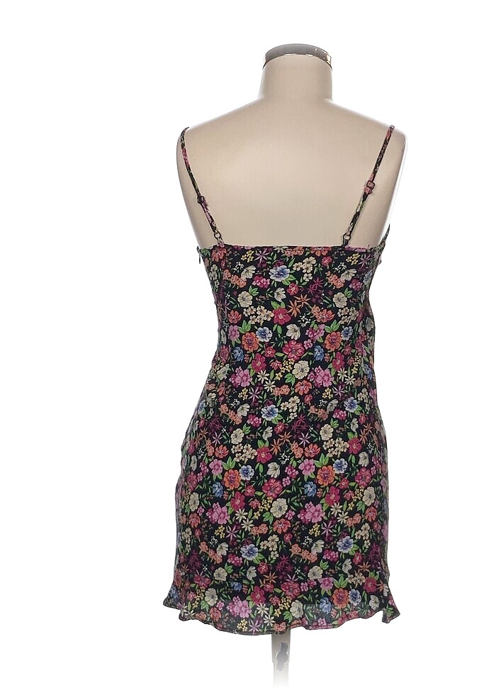 Bershka Kısa Elbise %70 İndirimli. - Görsel 3