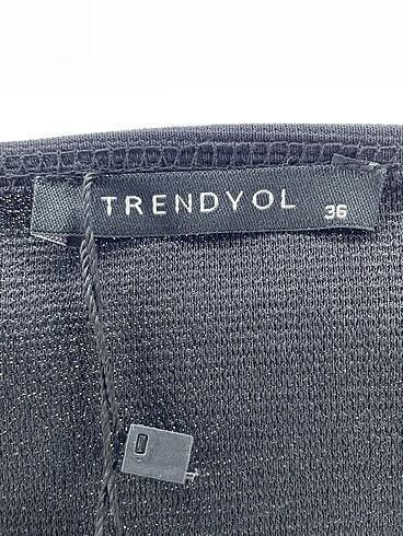 36 Beden siyah Renk Trendyol & Milla Bluz %70 İndirimli.