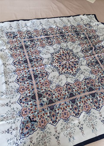 Desenli Eşarp - Görsel 4