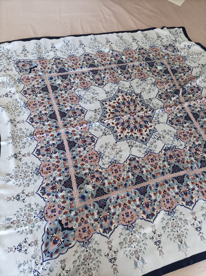 Desenli Eşarp - Görsel 4