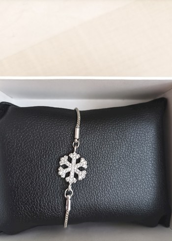 Beyaz Zincir Detaylı Minimalist Kadın Bileklik