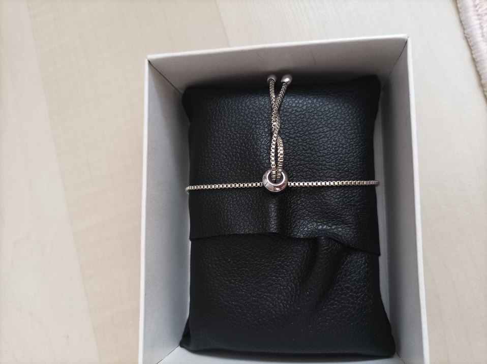 Beyaz Zincir Detaylı Minimalist Kadın Bileklik - Görsel 2