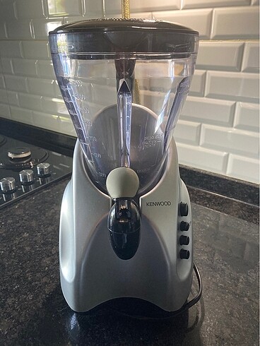 Kenwood Buz kırma fonksiyonlu 1,5 Litre hazneli Power 1500 watt 