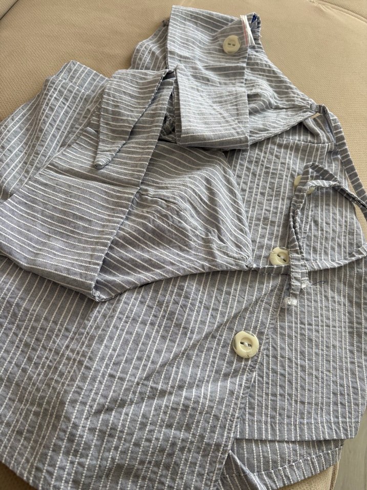 Gri Mini Düğmeli şortlu keten etek boyundan bağlamalı bluz - Görsel 2