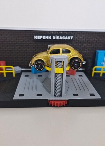 1/64 Diacast Hot Whells Garaj
