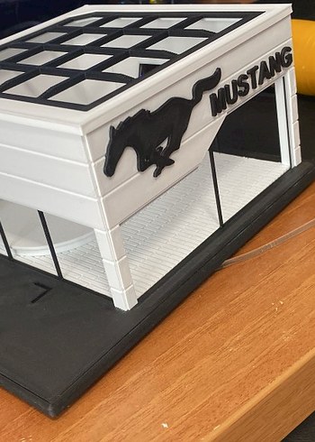  Mustang Hot Whells Ürün Standı