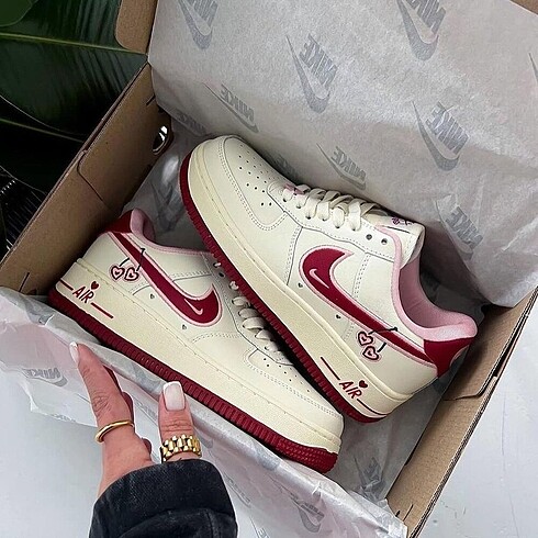 Nike Airforce1 Valentine?s Day